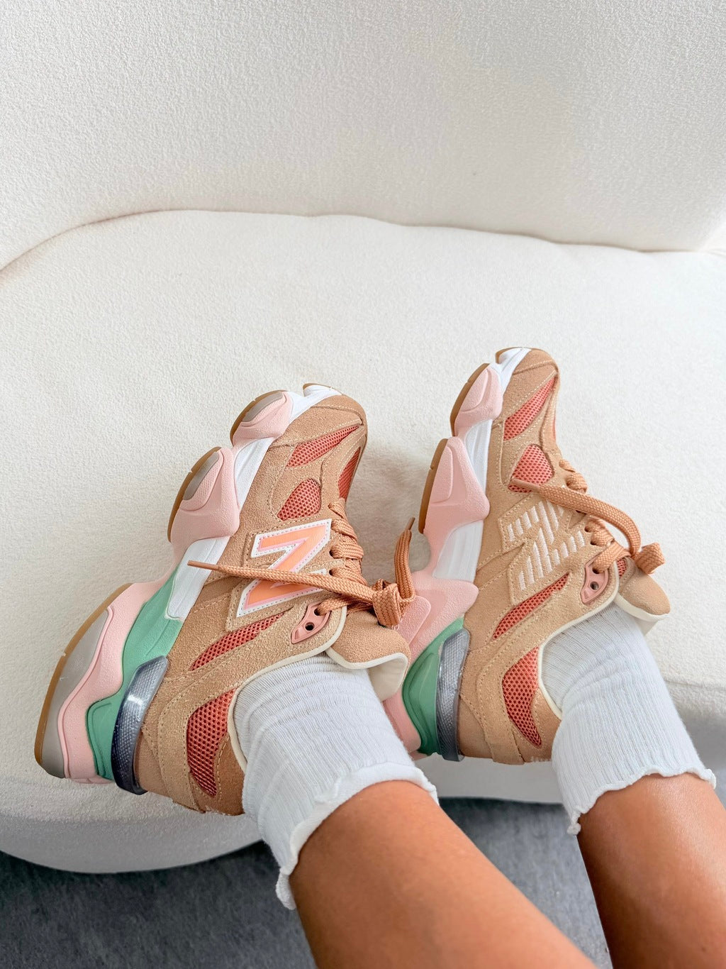 New Balance 9060 Couro - Salmão