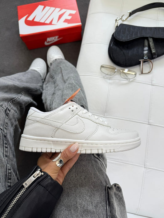 Nike SB Dunk Low Pro Luxo - All White