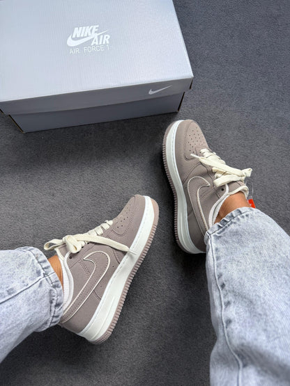 Nike Air Force 1 Luxo - Off Antílope