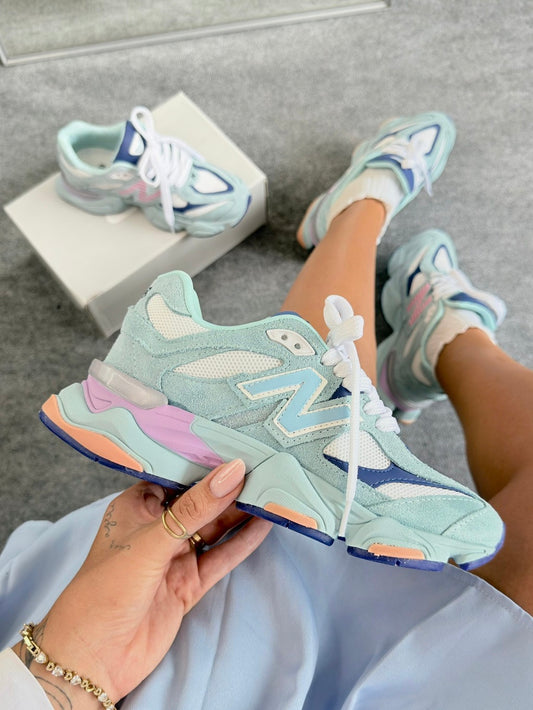 New Balance 9060 Couro - Celeste