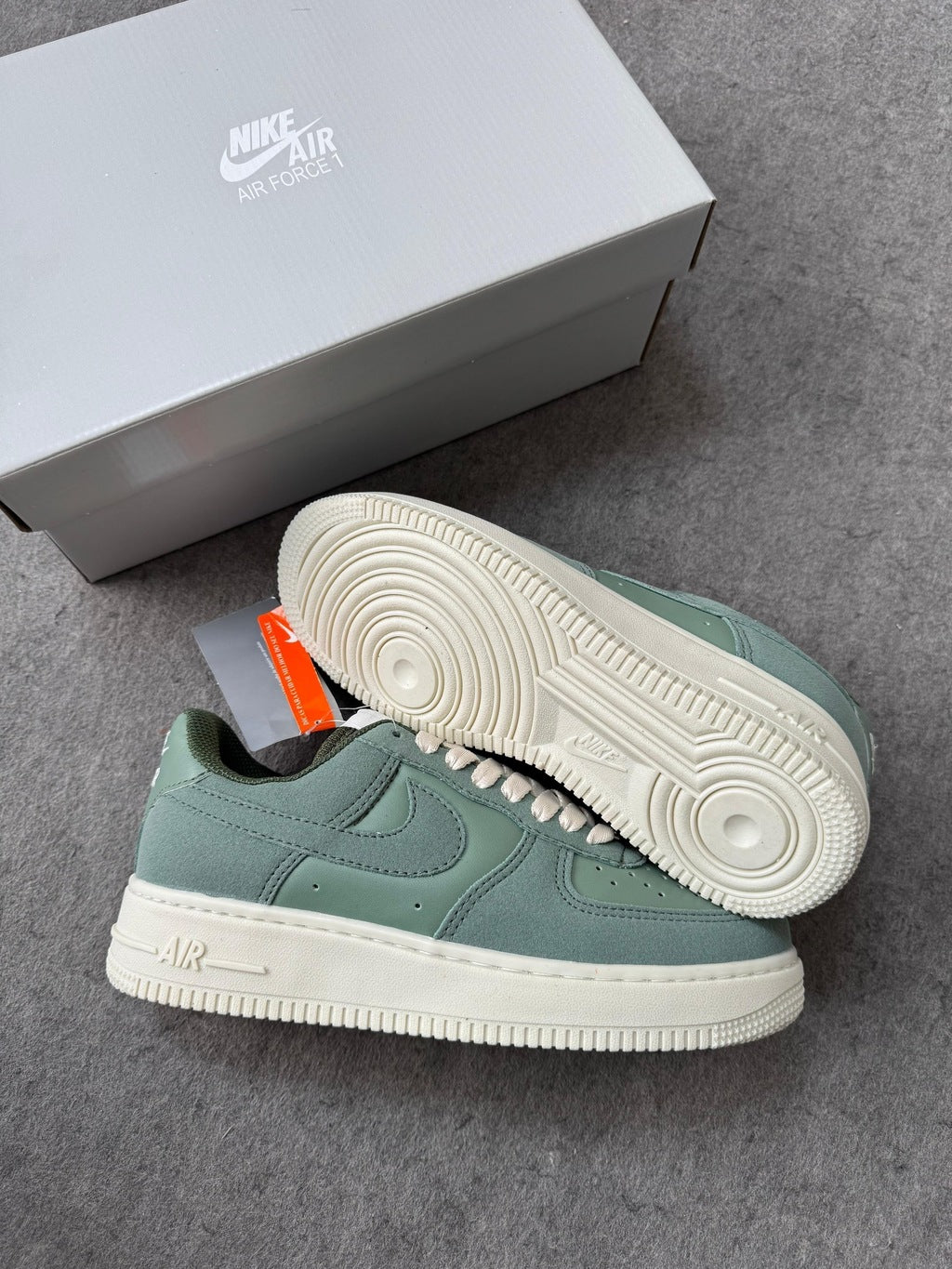 Nike Air Force 1 Luxo - Off Verde
