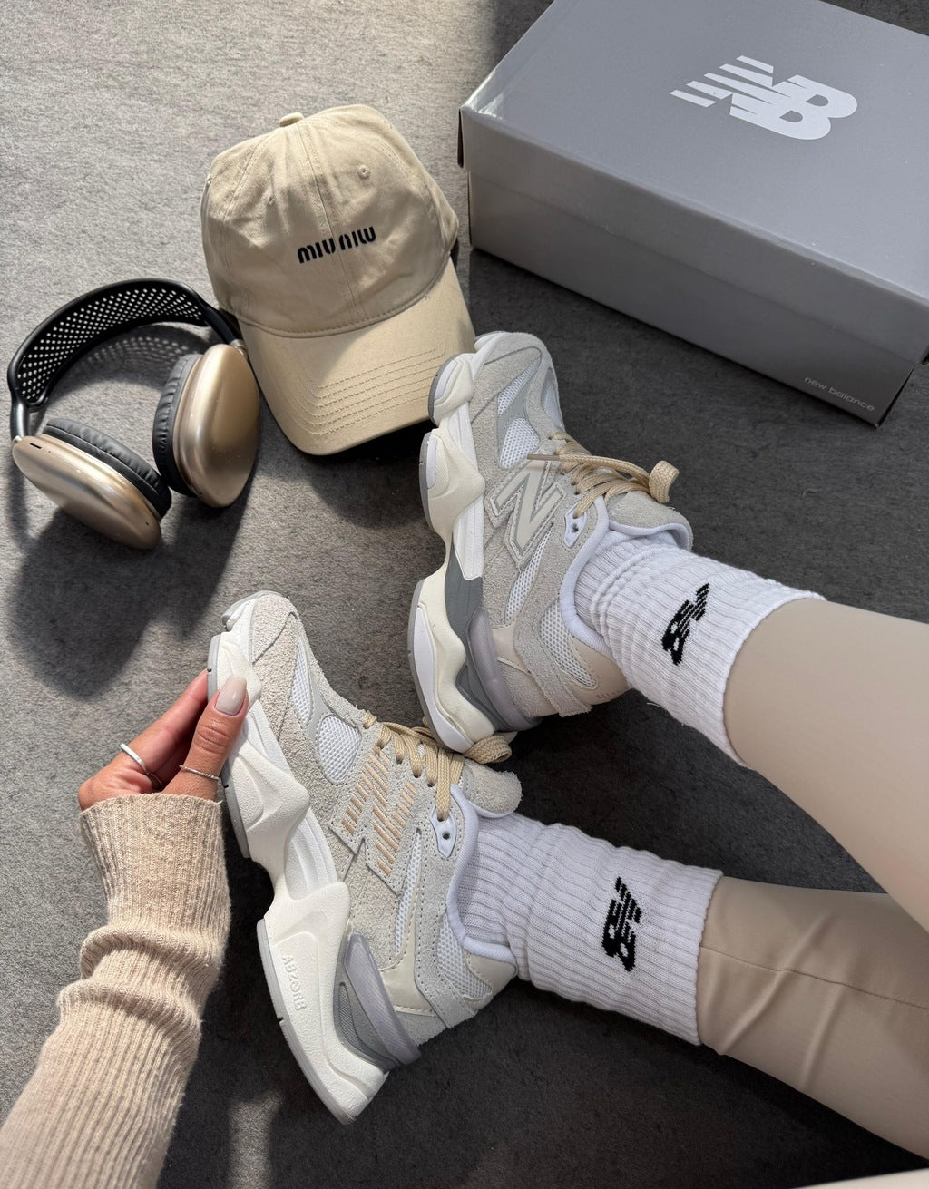 New Balance 9060 Couro - Bege