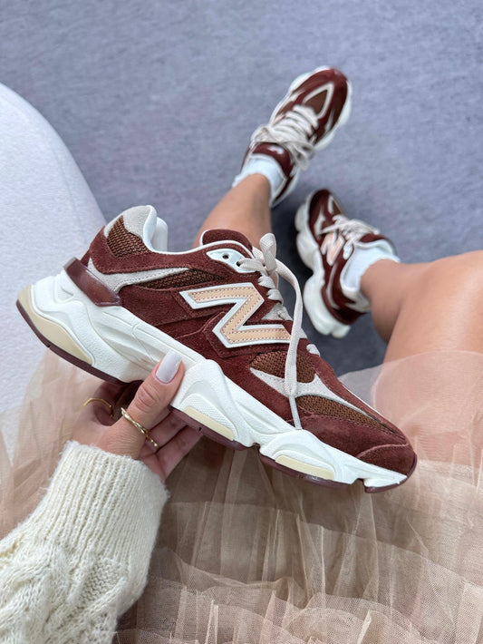 New Balance 9060 Couro - Marrom