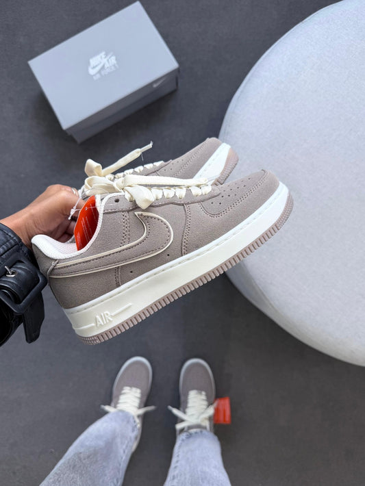 Nike Air Force 1 Luxo - Off Antílope