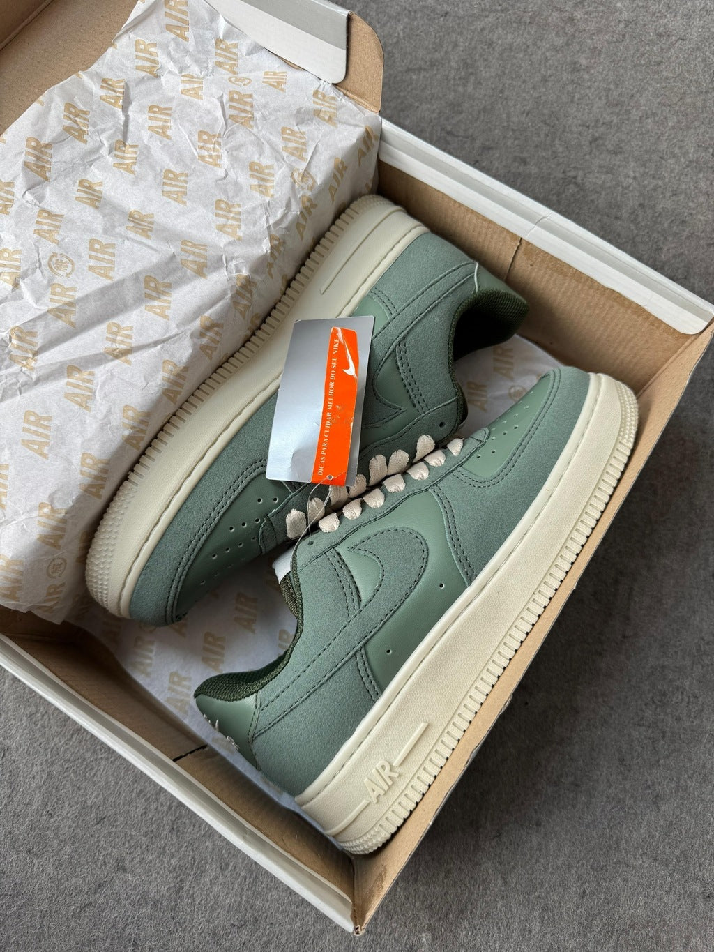 Nike Air Force 1 Luxo - Off Verde