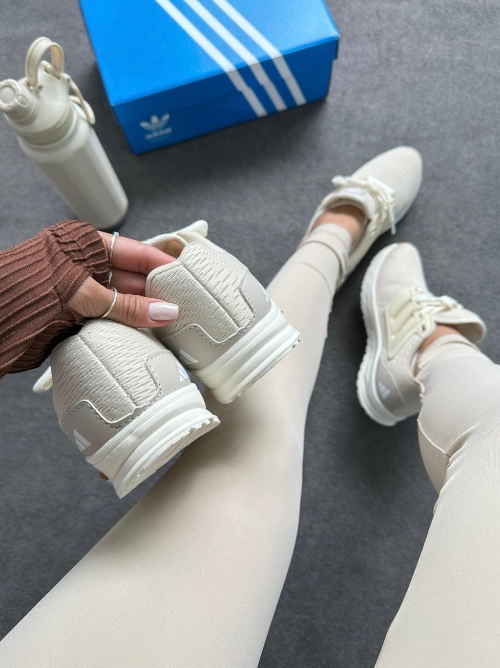 Adidas Advanced - Off