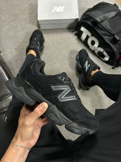 New Balance 9060 Couro - All Black