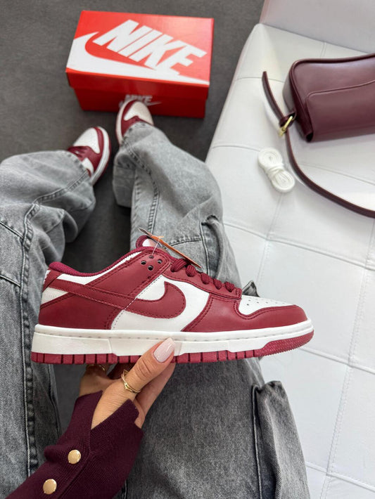 Nike SB Dunk Low Pro Luxo - Bordô